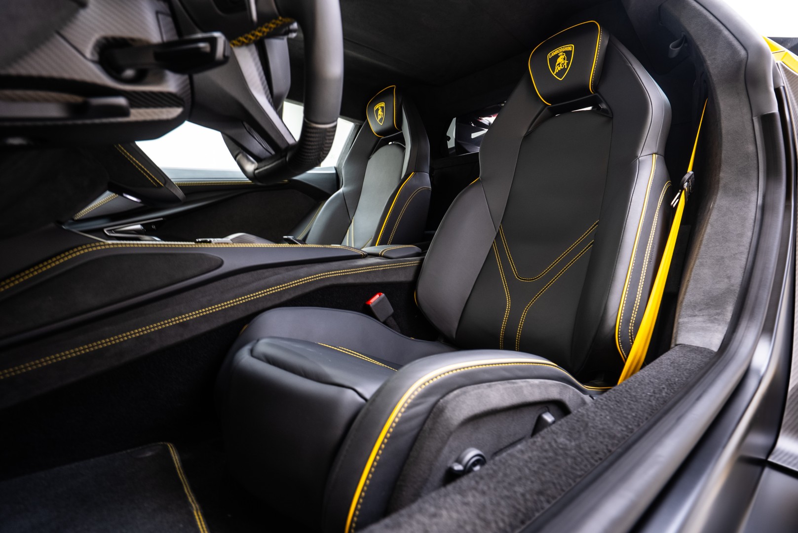 2025 LAMBORGHINI REVUELTO - 485